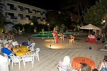 Appartement Apartamentos Cala Llonga Playa Spanje