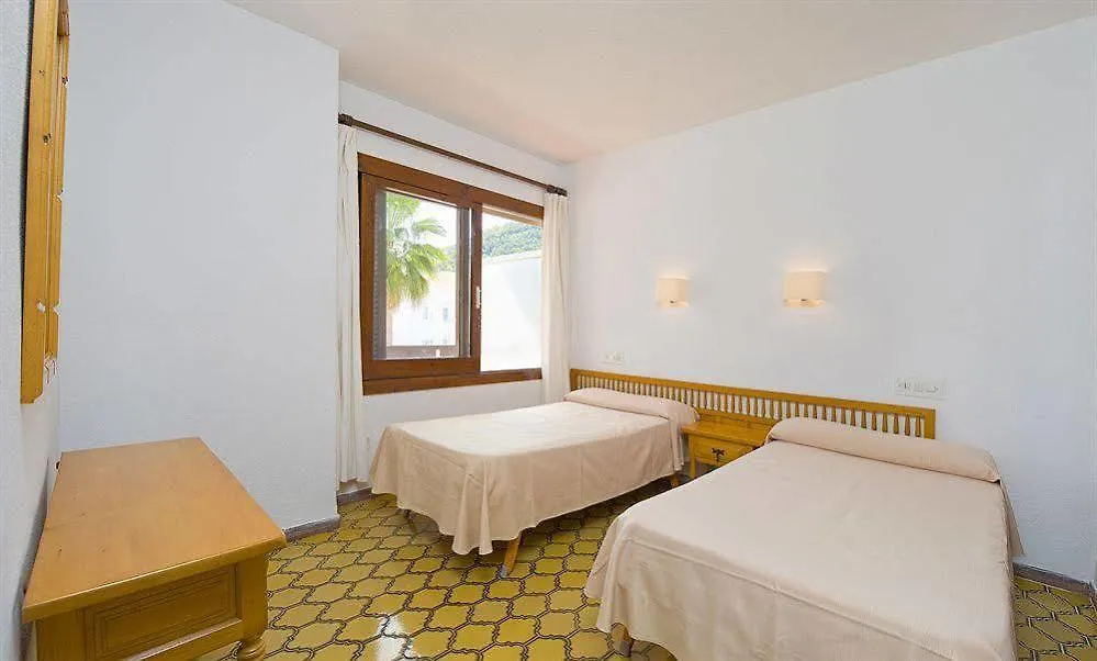 Apartamentos Cala Llonga Playa 0*, Cala Llonga (Ibiza)