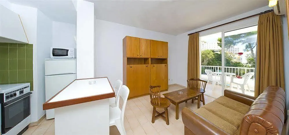 Apartamentos Cala Llonga Playa Apartment